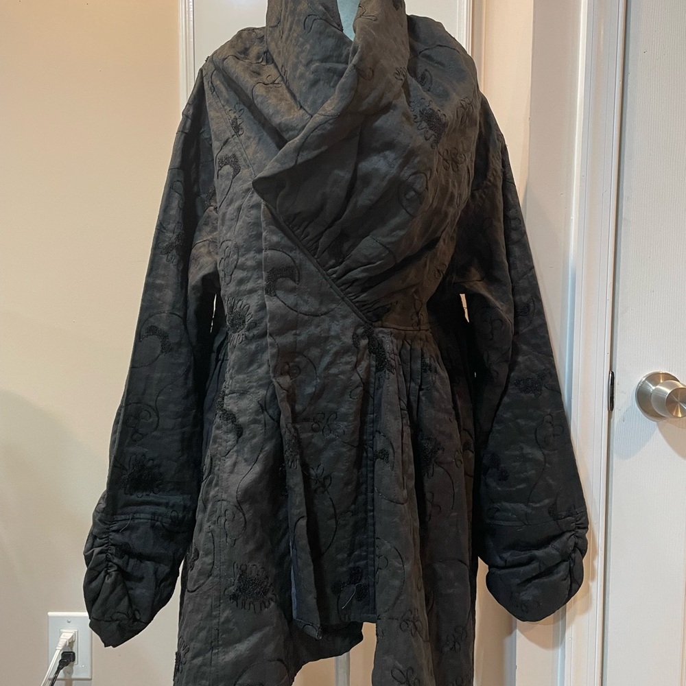 Cocoricooo Women’s Embroidered Black Pullover Jacket